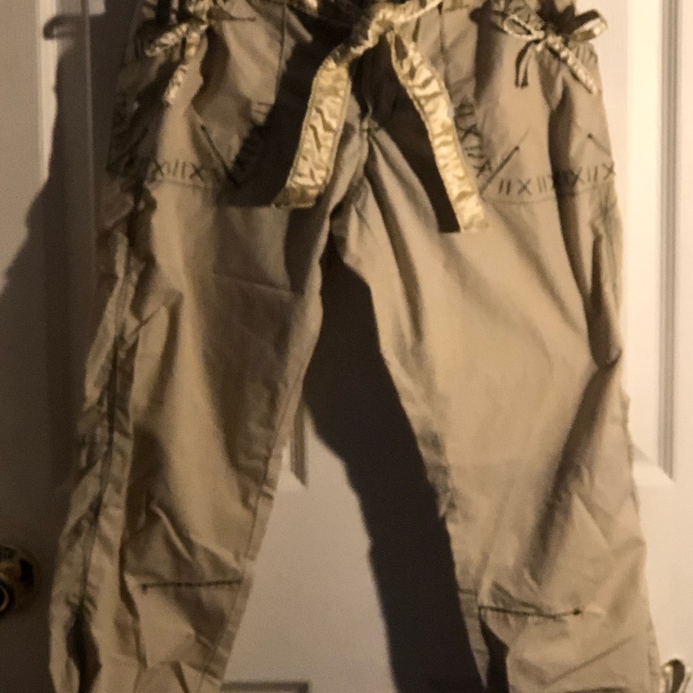 Cargo Capris